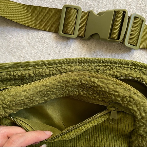 Green Fleece/Corduroy Fanny Pack - Picture 4 of 6